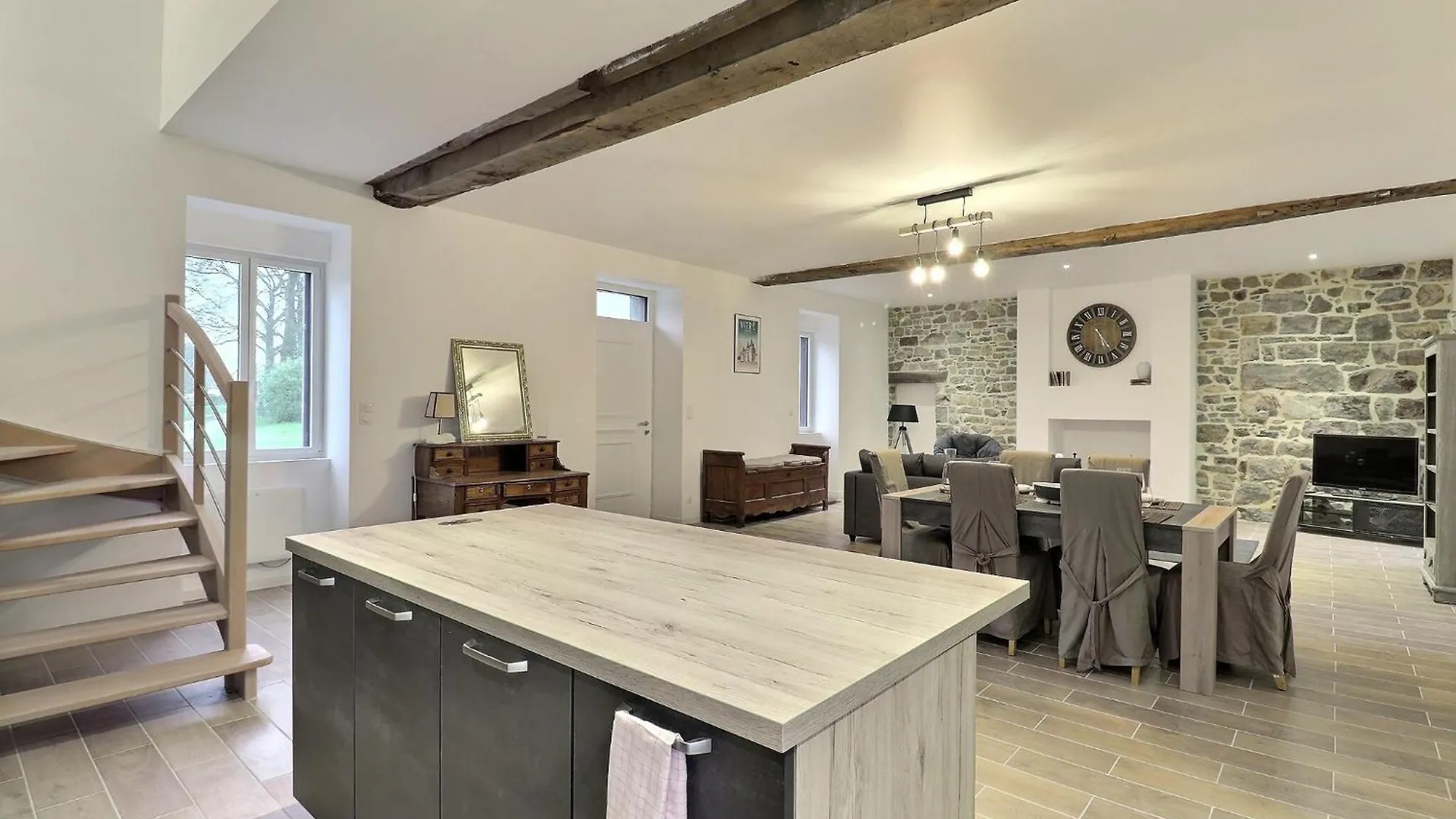 Chateau Des Cours - Gite La Providence Taillis